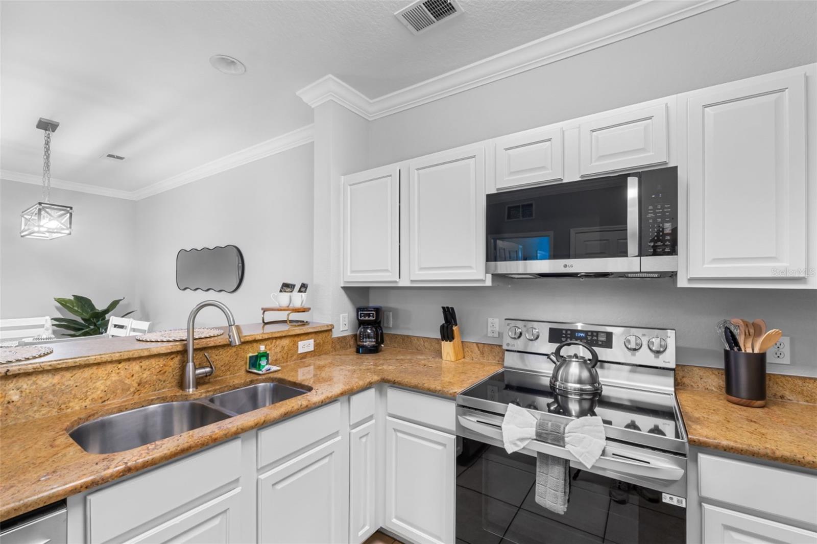 Image 11 of 51 For 8020 Tuscany Way 6301