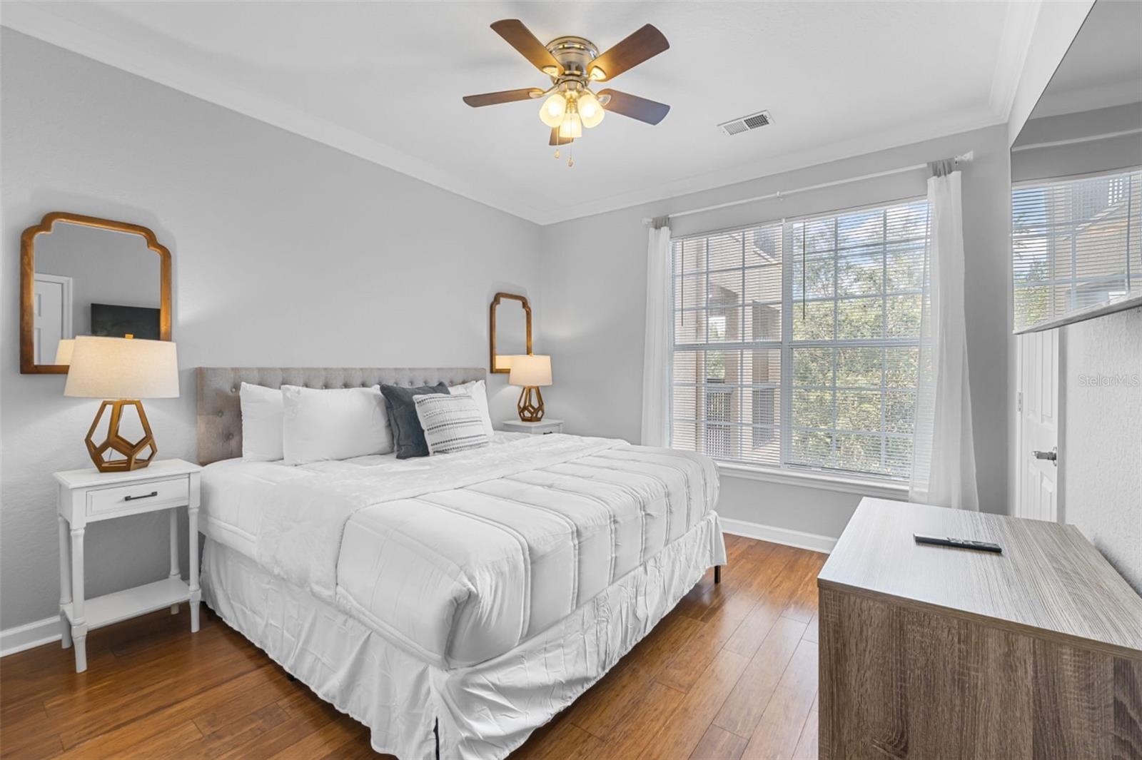 Image 24 of 51 For 8020 Tuscany Way 6301