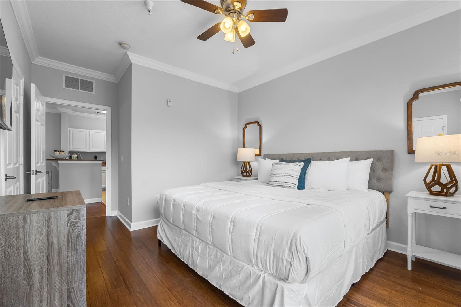 Image 26 of 51 For 8020 Tuscany Way 6301