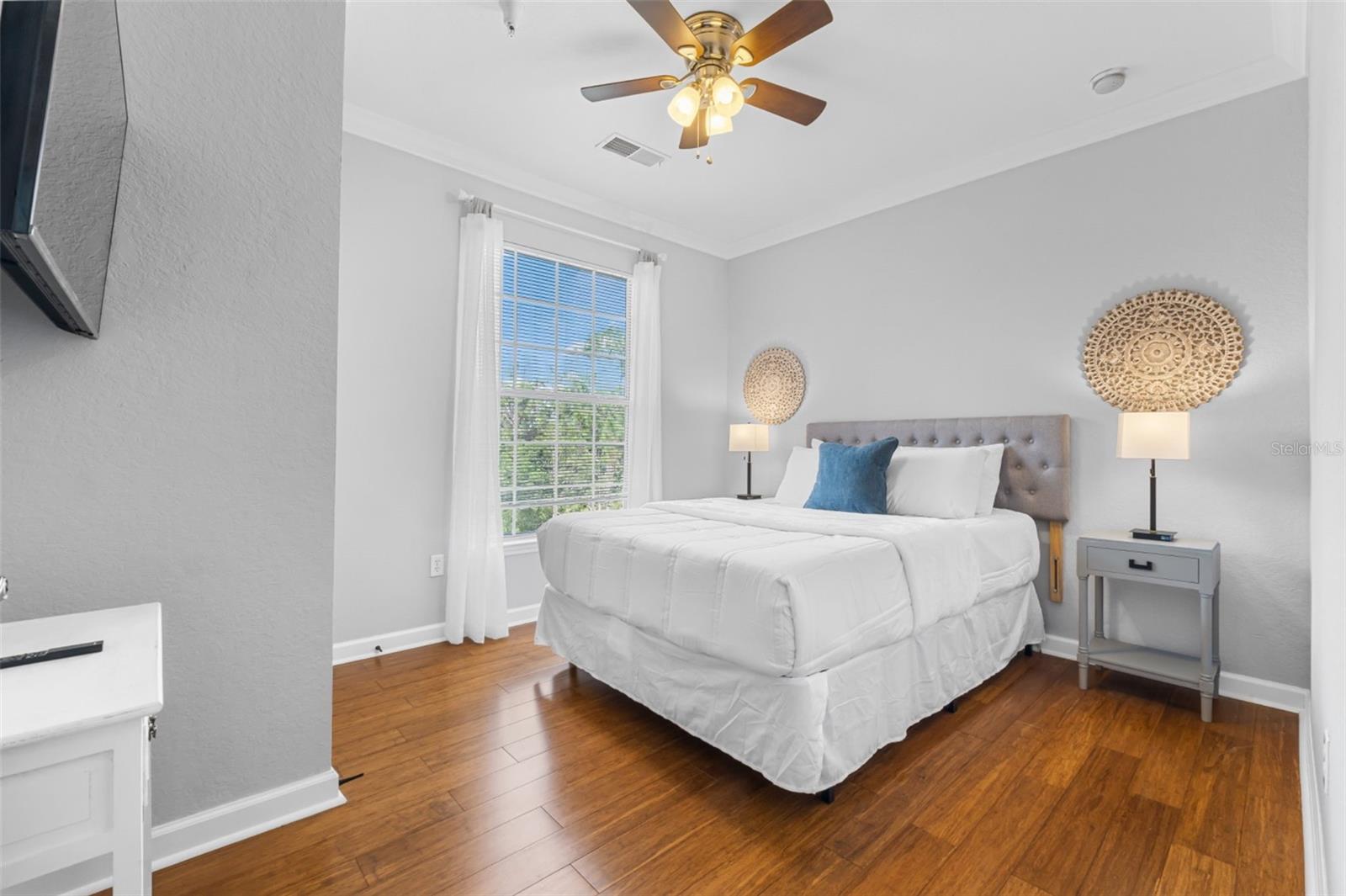 Image 29 of 51 For 8020 Tuscany Way 6301