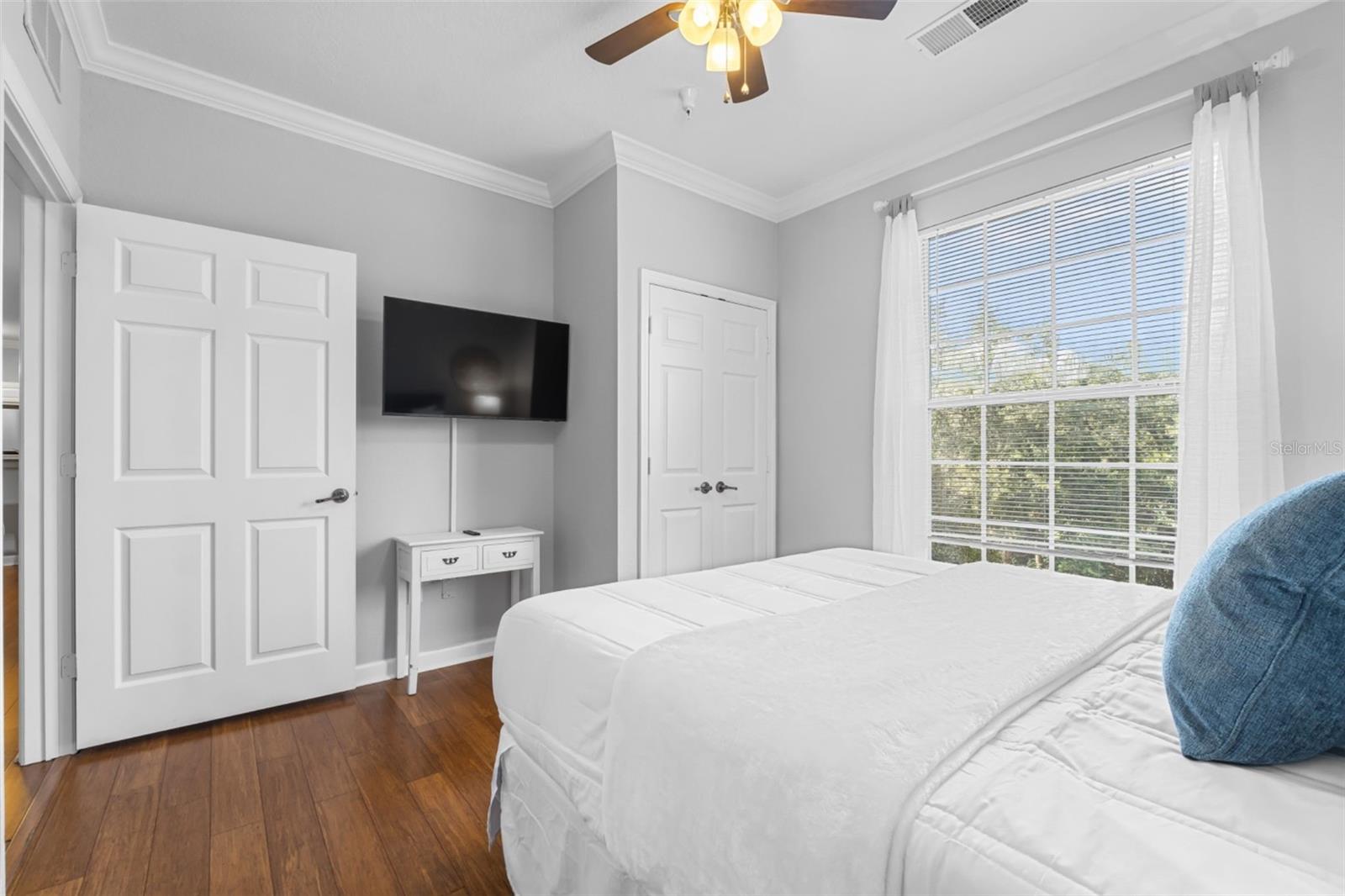 Image 31 of 51 For 8020 Tuscany Way 6301