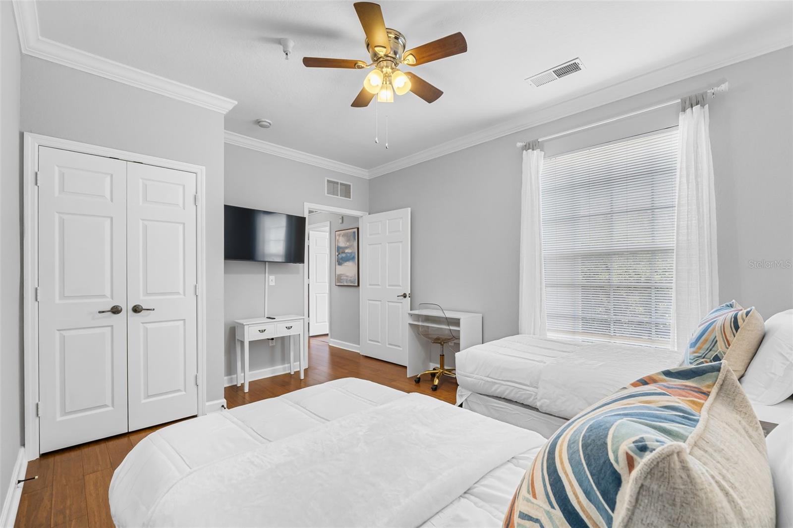 Image 36 of 51 For 8020 Tuscany Way 6301