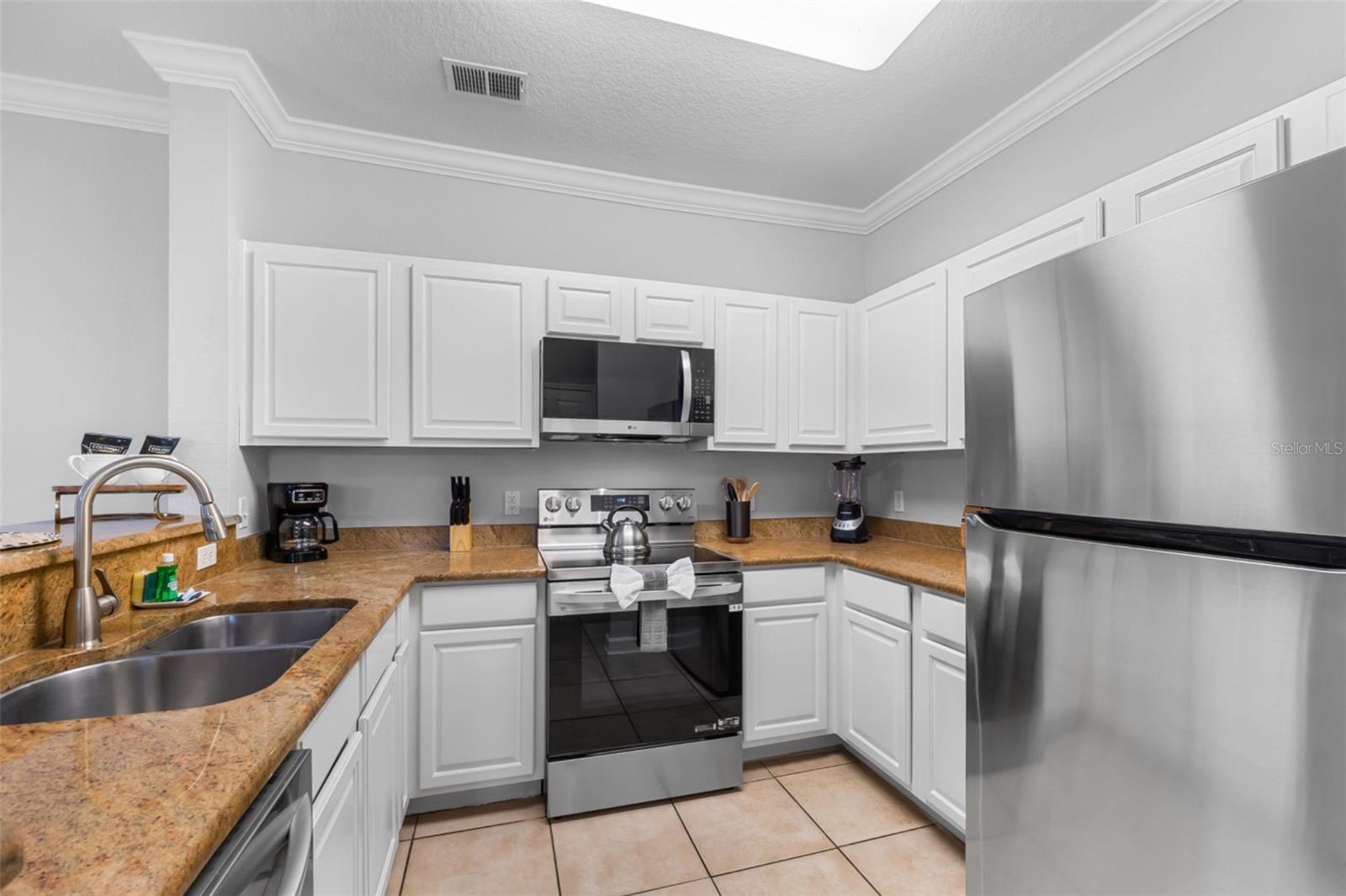 Image 7 of 51 For 8020 Tuscany Way 6301