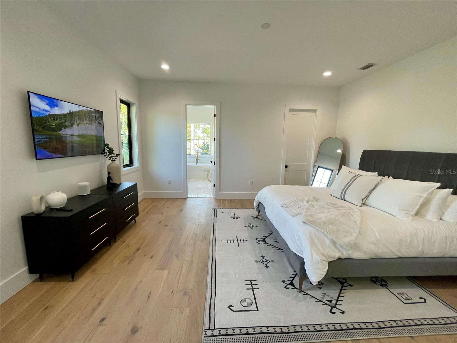 Image 11 of 21 For 1409 Moody Avenue 1