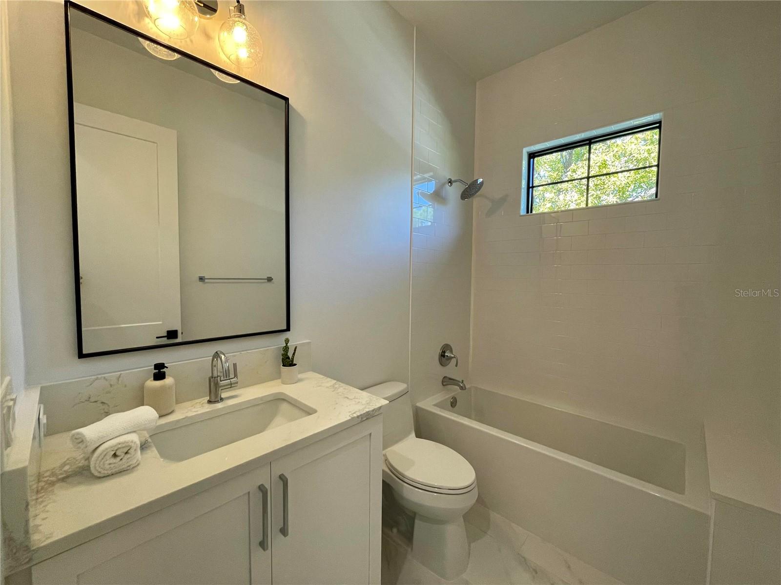 Image 15 of 21 For 1409 Moody Avenue 1