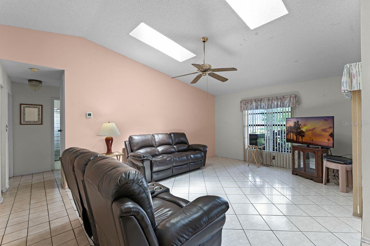 Image 3 of 24 For 5439 Sacramento Court