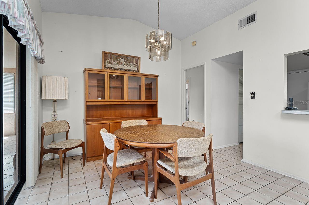 Image 6 of 24 For 5439 Sacramento Court
