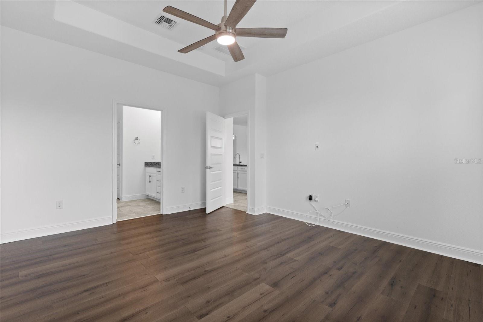Image 17 of 63 For 15500 Fountain Cove Court