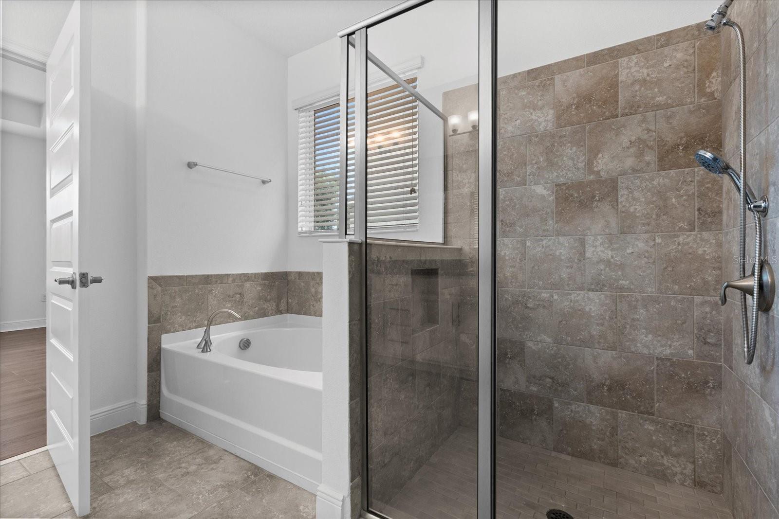 Image 19 of 63 For 15500 Fountain Cove Court