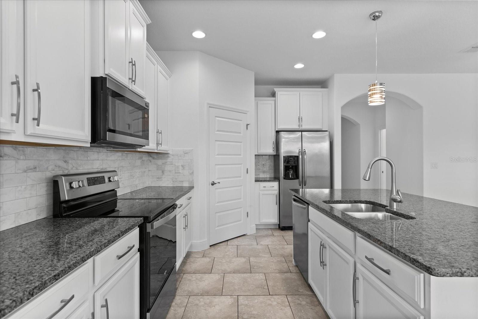 Image 8 of 63 For 15500 Fountain Cove Court