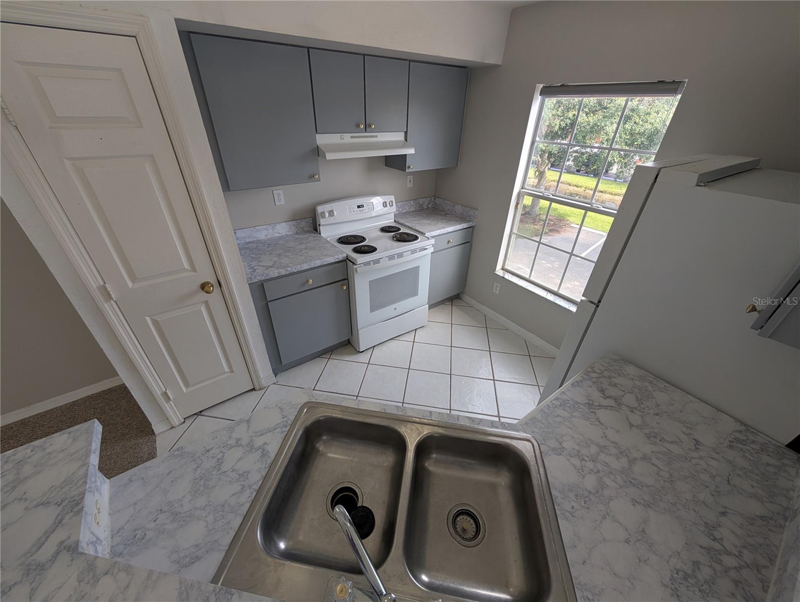 Image 11 of 33 For 10562 Windsor Lake Court 0