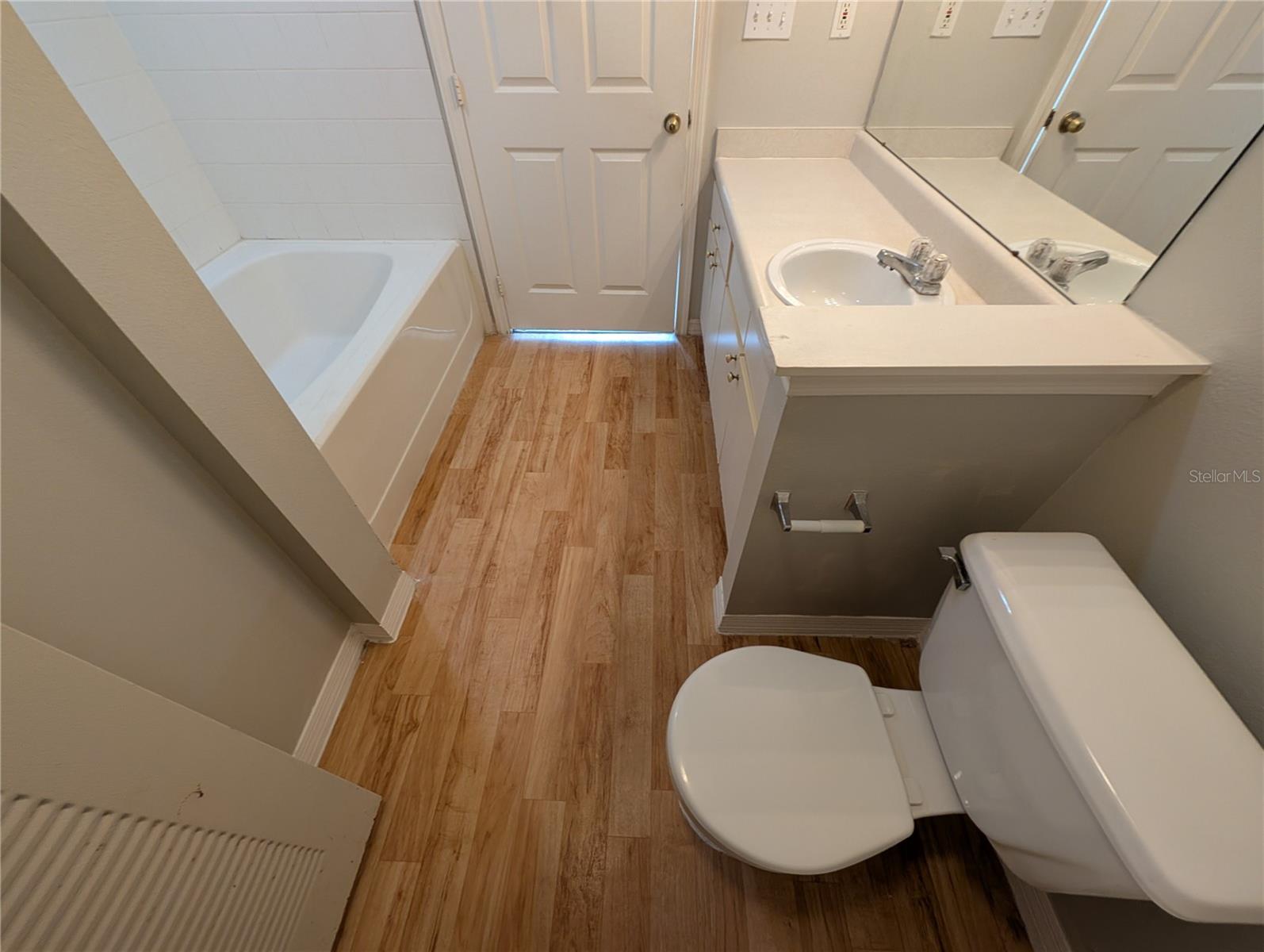 Image 19 of 33 For 10562 Windsor Lake Court 0