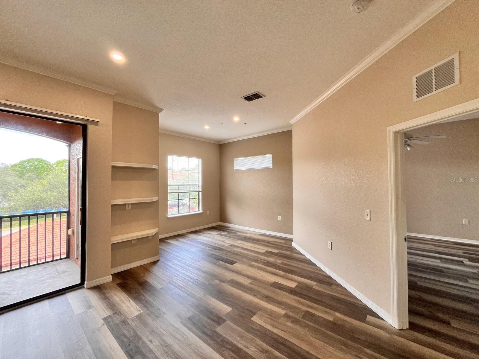 Image 11 of 31 For 6149 Metrowest Boulevard 305