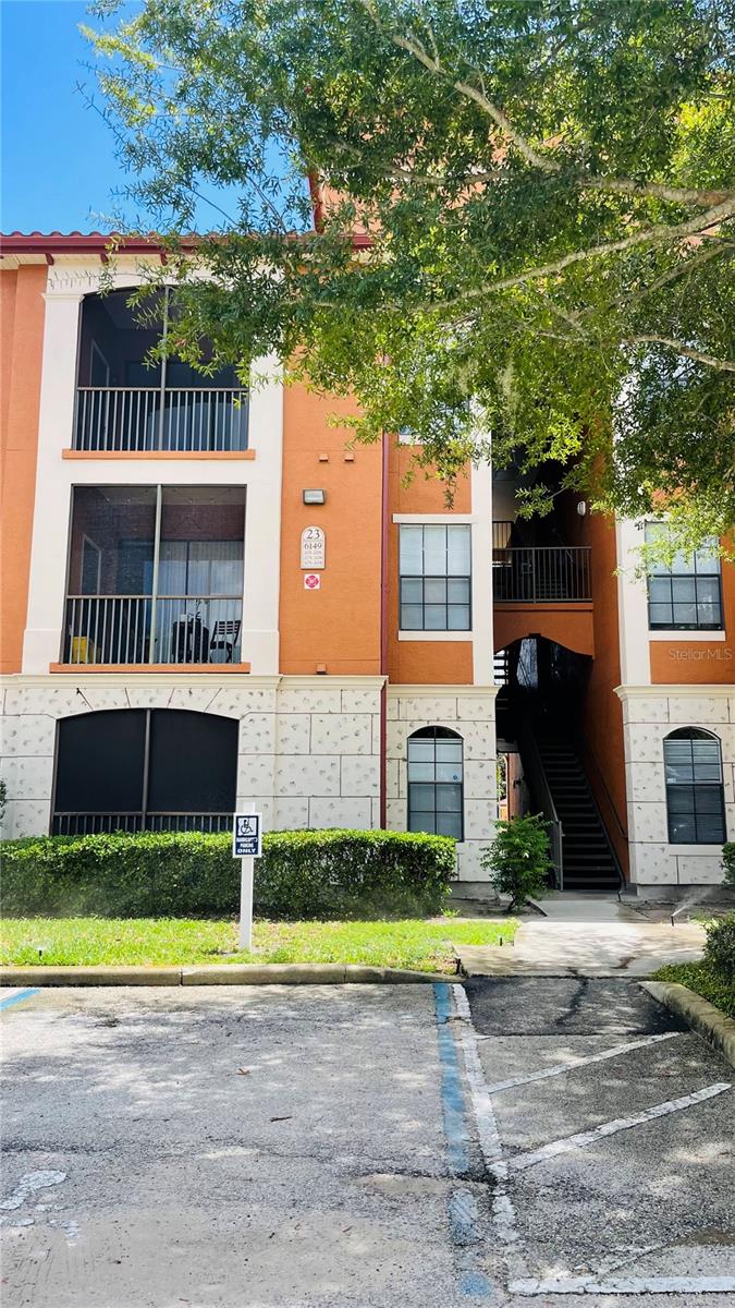 Image 4 of 31 For 6149 Metrowest Boulevard 305