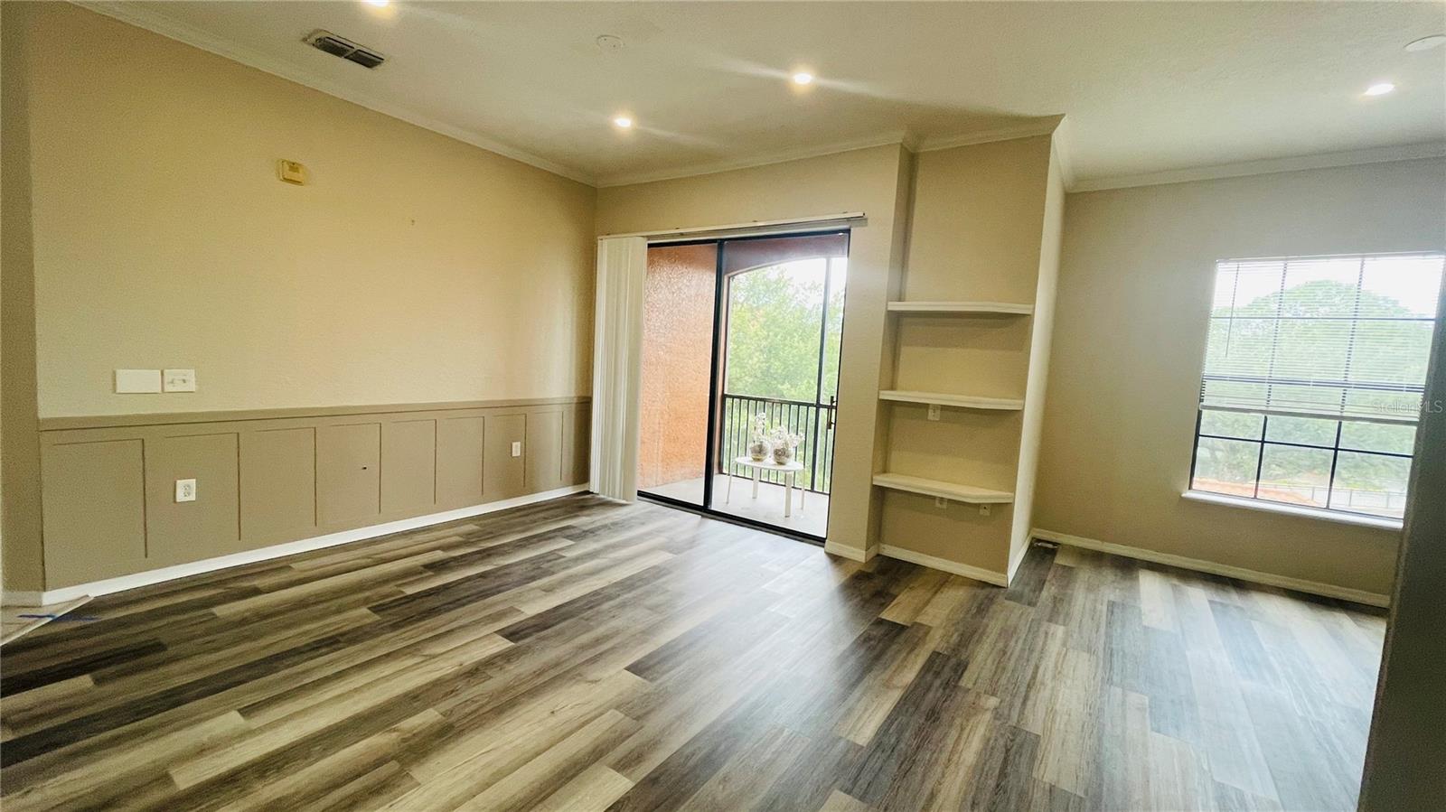 Image 8 of 31 For 6149 Metrowest Boulevard 305