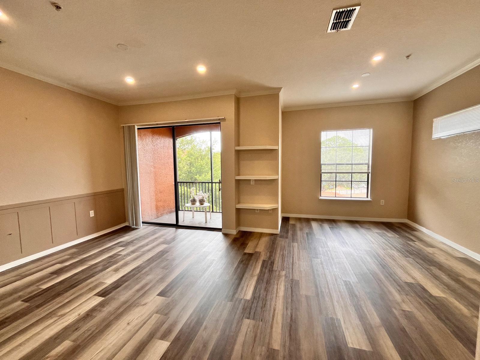 Image 9 of 31 For 6149 Metrowest Boulevard 305