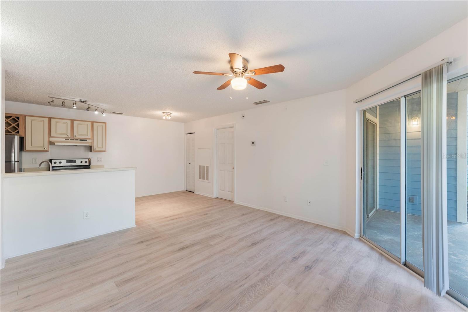 Image 3 of 11 For 711 Sugar Bay Way 109