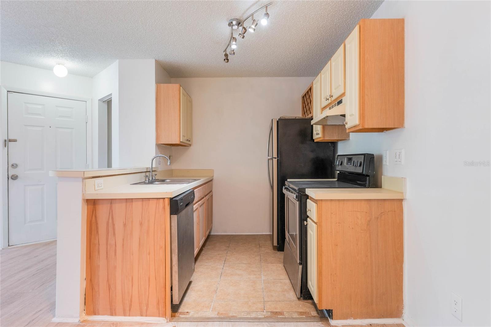 Image 4 of 11 For 711 Sugar Bay Way 109