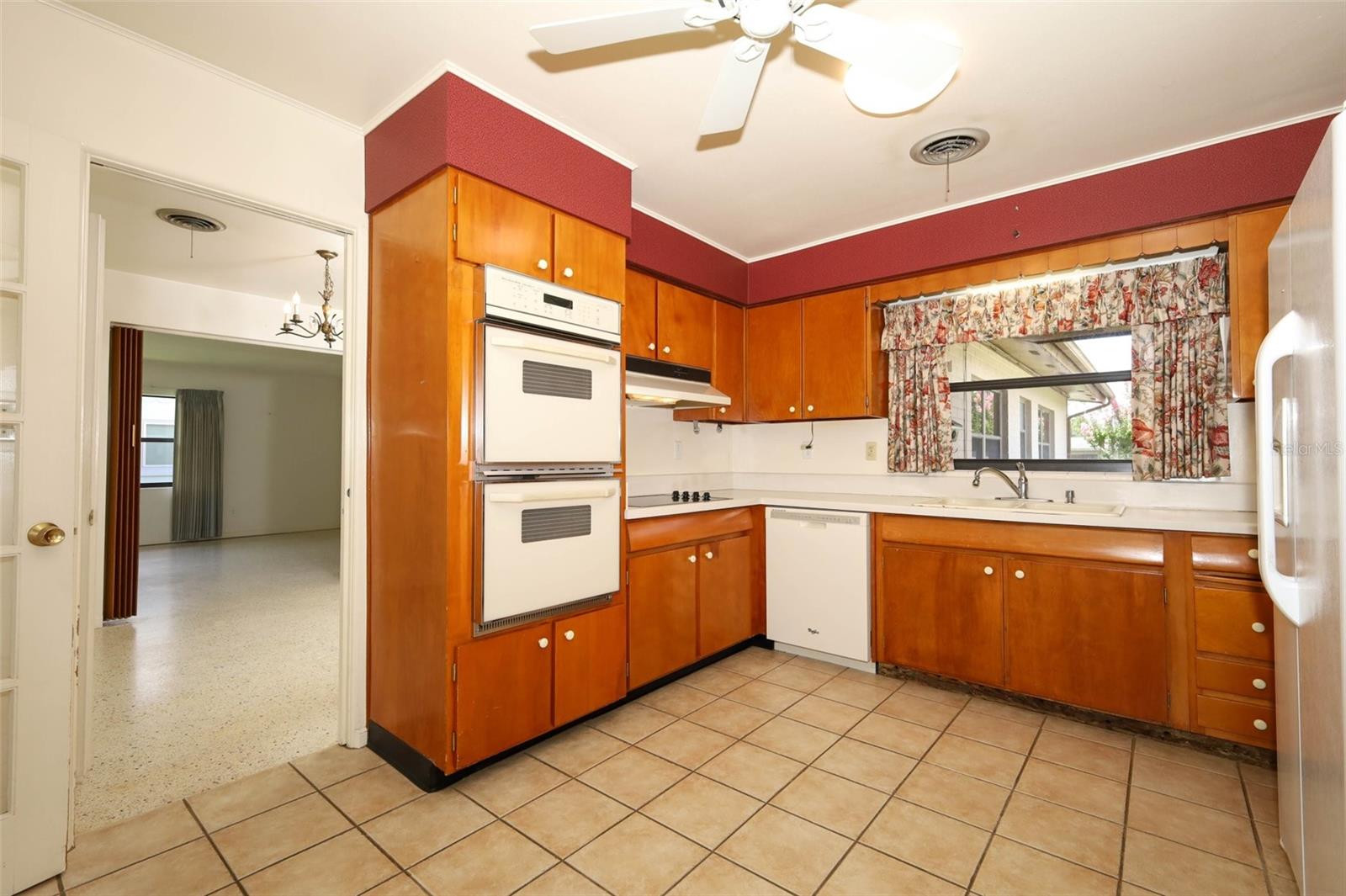 Image 12 of 47 For 2417 Bayfront Parkway