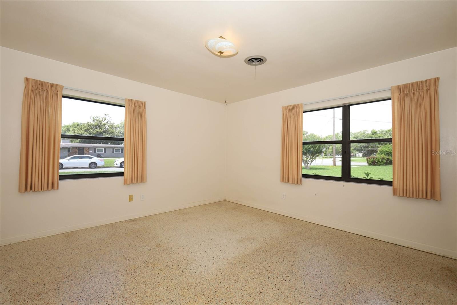 Image 22 of 47 For 2417 Bayfront Parkway