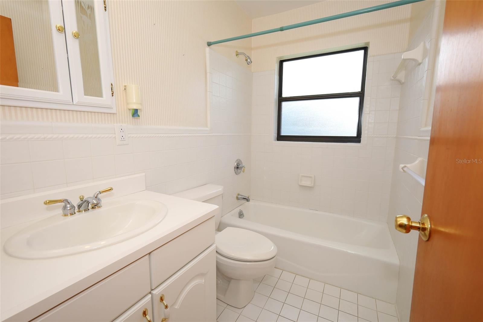 Image 31 of 47 For 2417 Bayfront Parkway