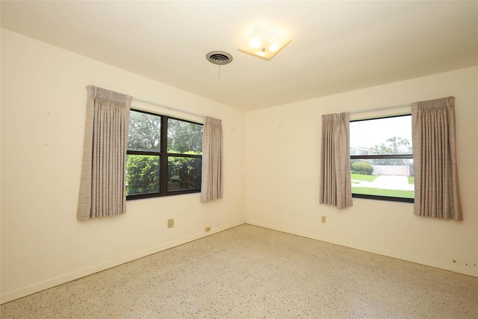 Image 32 of 47 For 2417 Bayfront Parkway