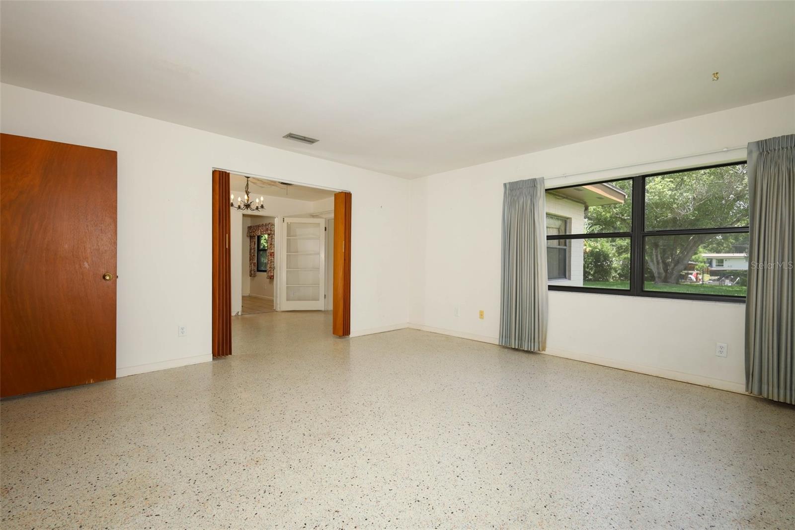 Image 6 of 47 For 2417 Bayfront Parkway