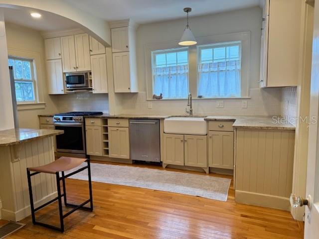 Image 11 of 45 For 501 Richmond Street