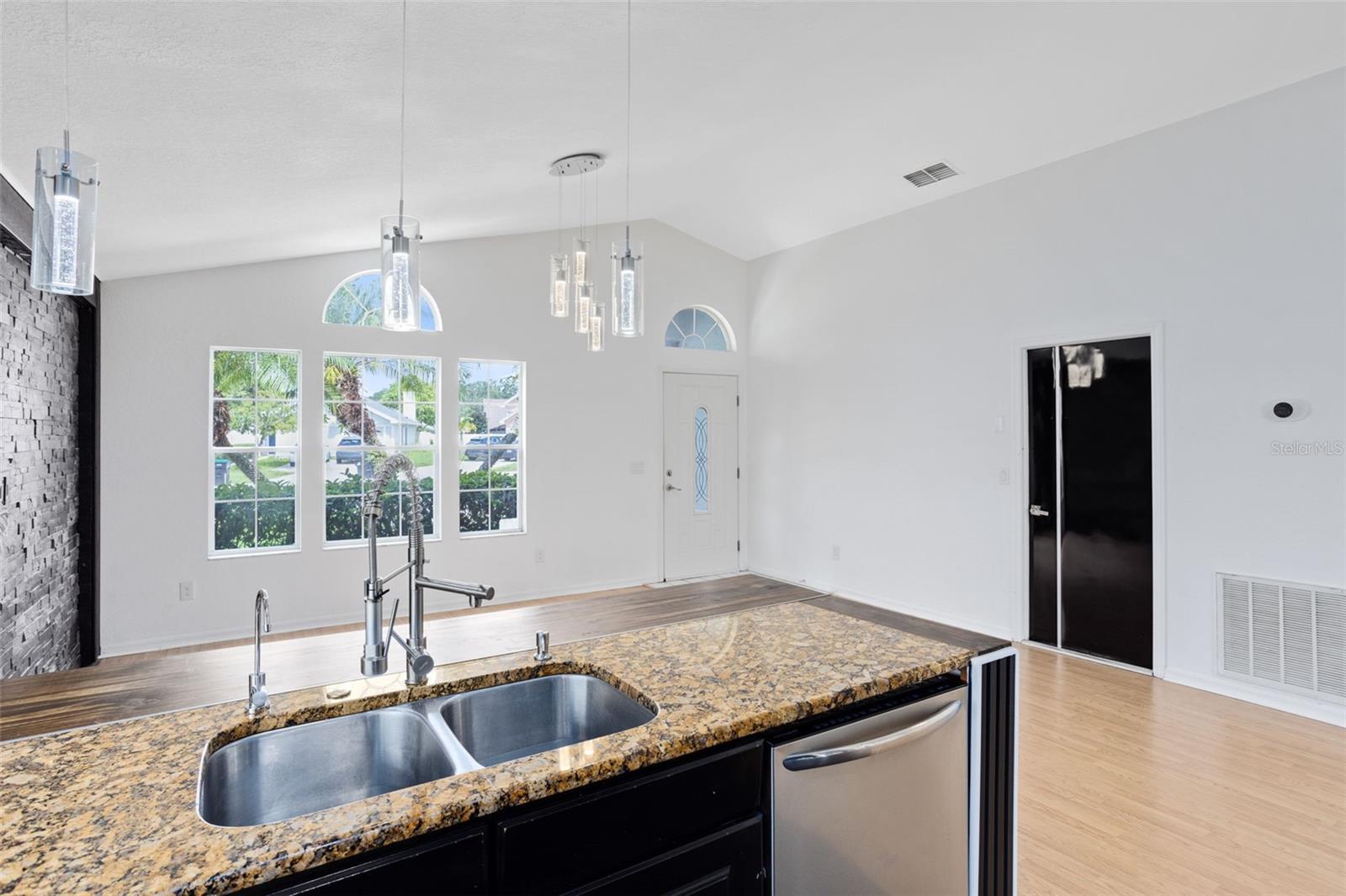 Image 10 of 42 For 625 Goshen Court