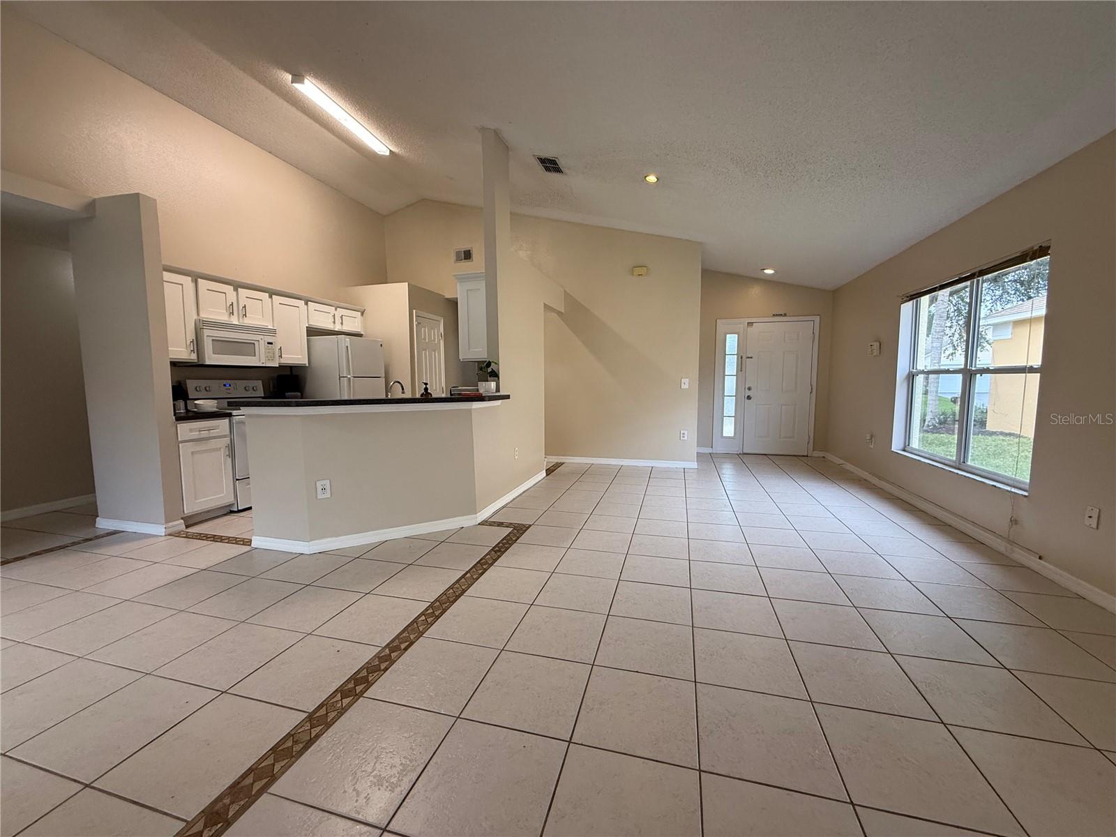 Image 3 of 15 For 722 Casterton Circle