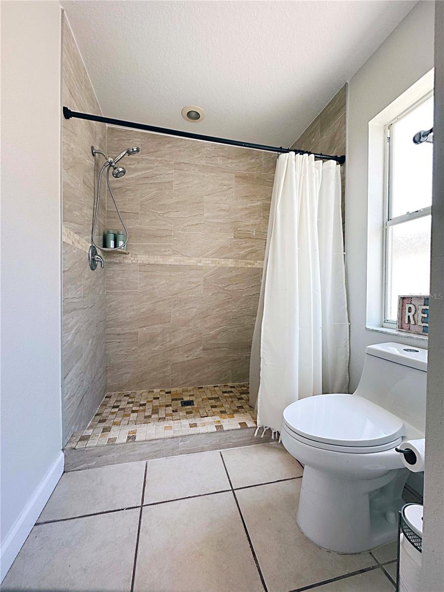 Image 12 of 21 For 1470 Daniels Cove Drive