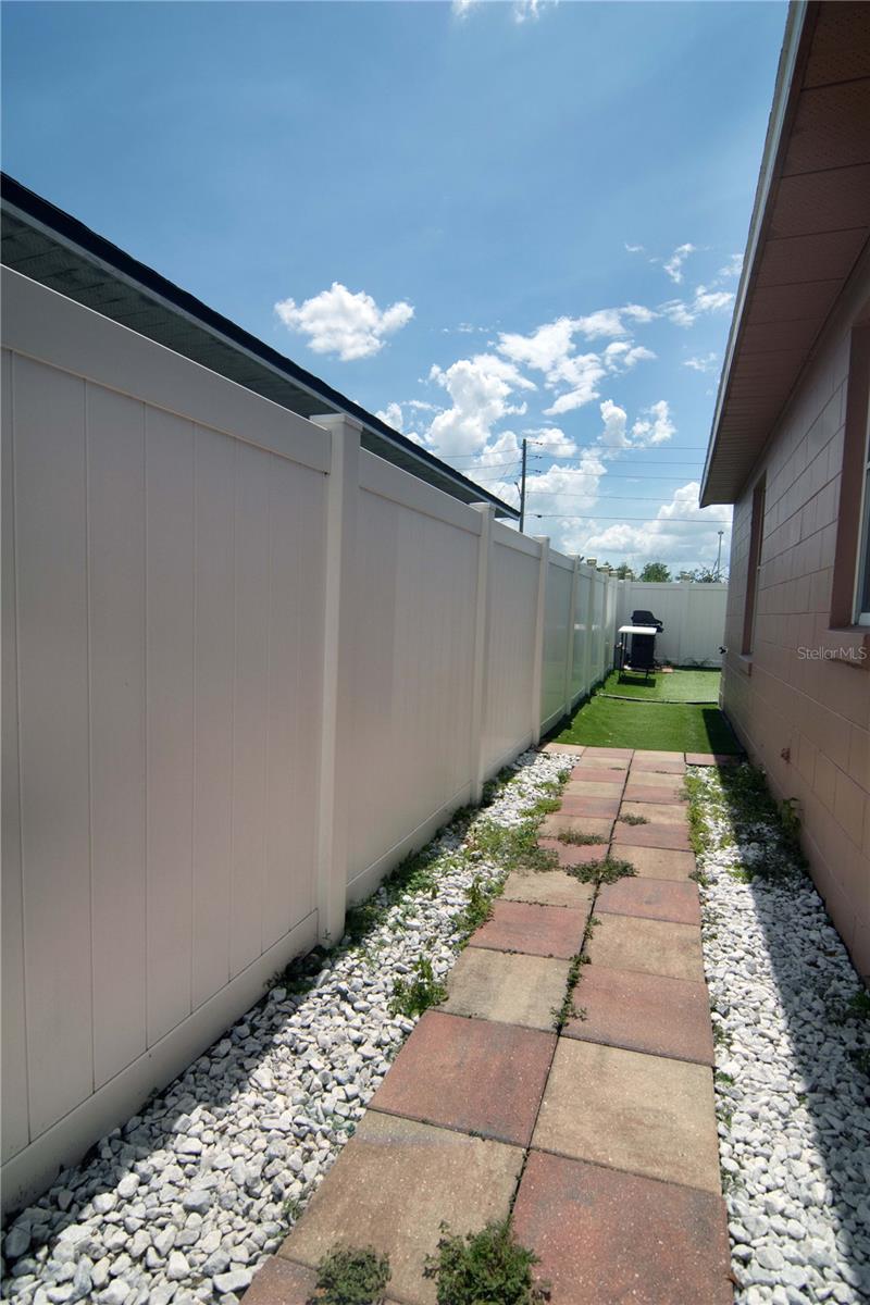 Image 16 of 21 For 1470 Daniels Cove Drive
