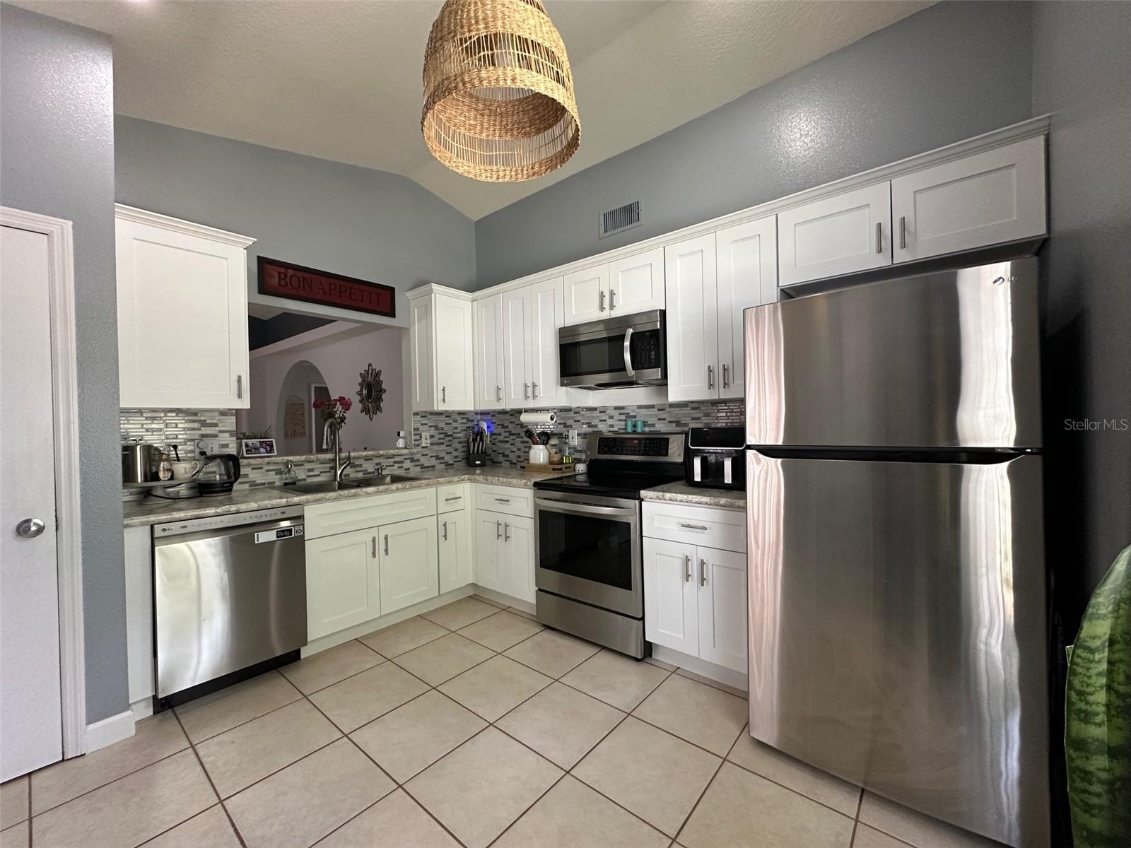 Image 4 of 21 For 1470 Daniels Cove Drive