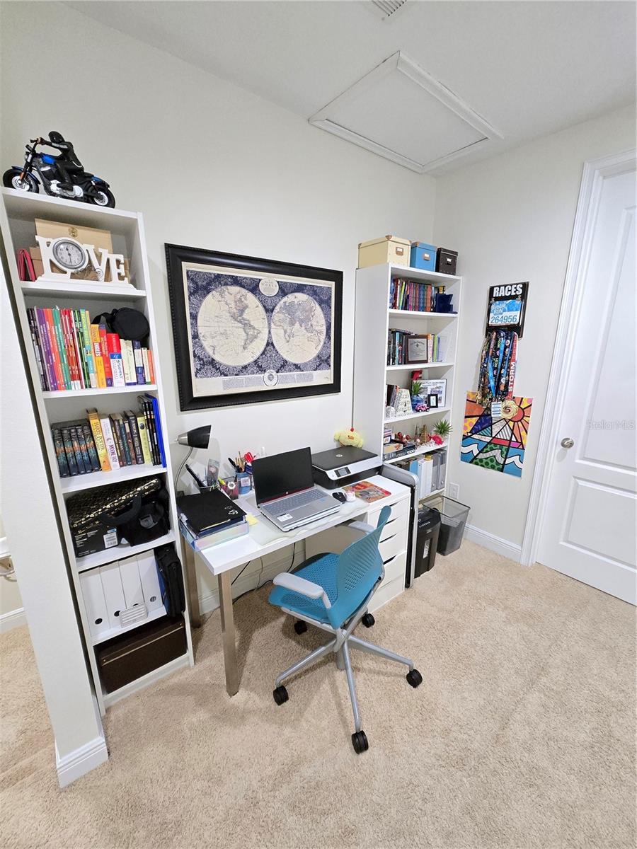 Listing photo id 8 for 14164 Swanley Street