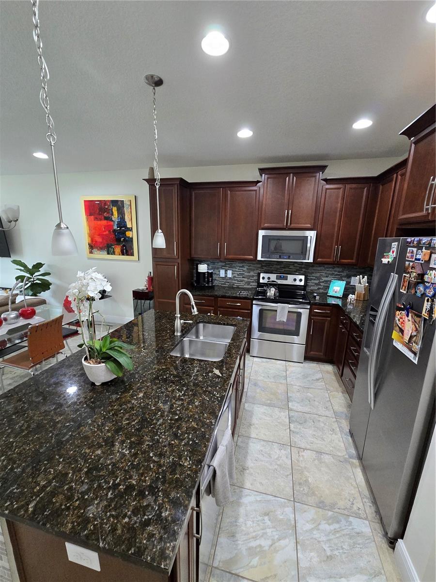 Listing photo id 3 for 14164 Swanley Street
