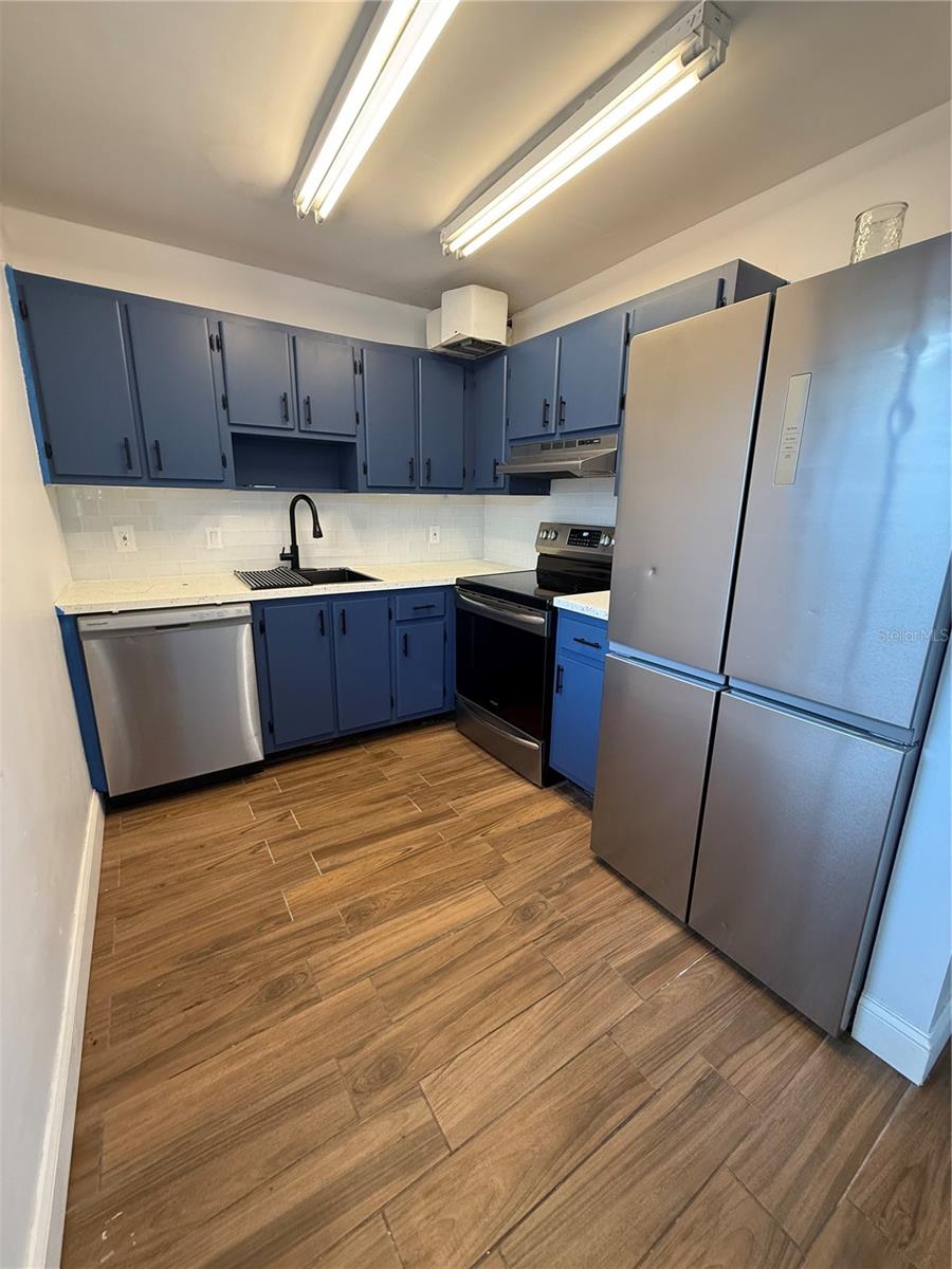 Image 2 of 9 For 2329 Oak Park Way 204