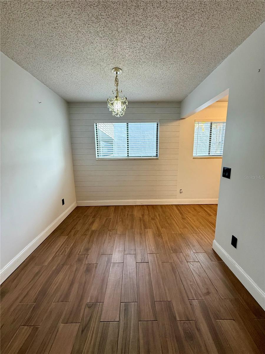 Image 4 of 9 For 2329 Oak Park Way 204