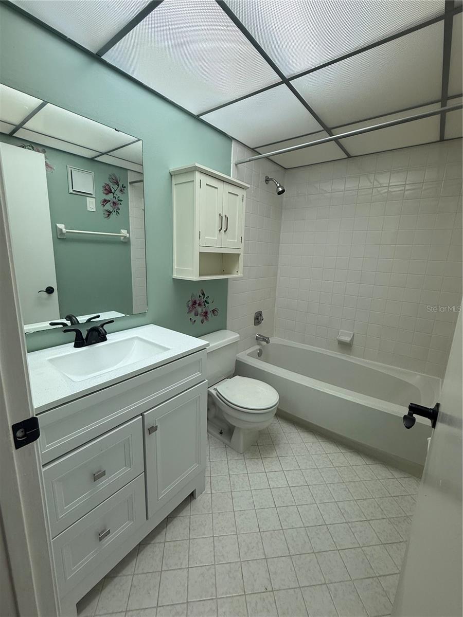 Image 5 of 9 For 2329 Oak Park Way 204