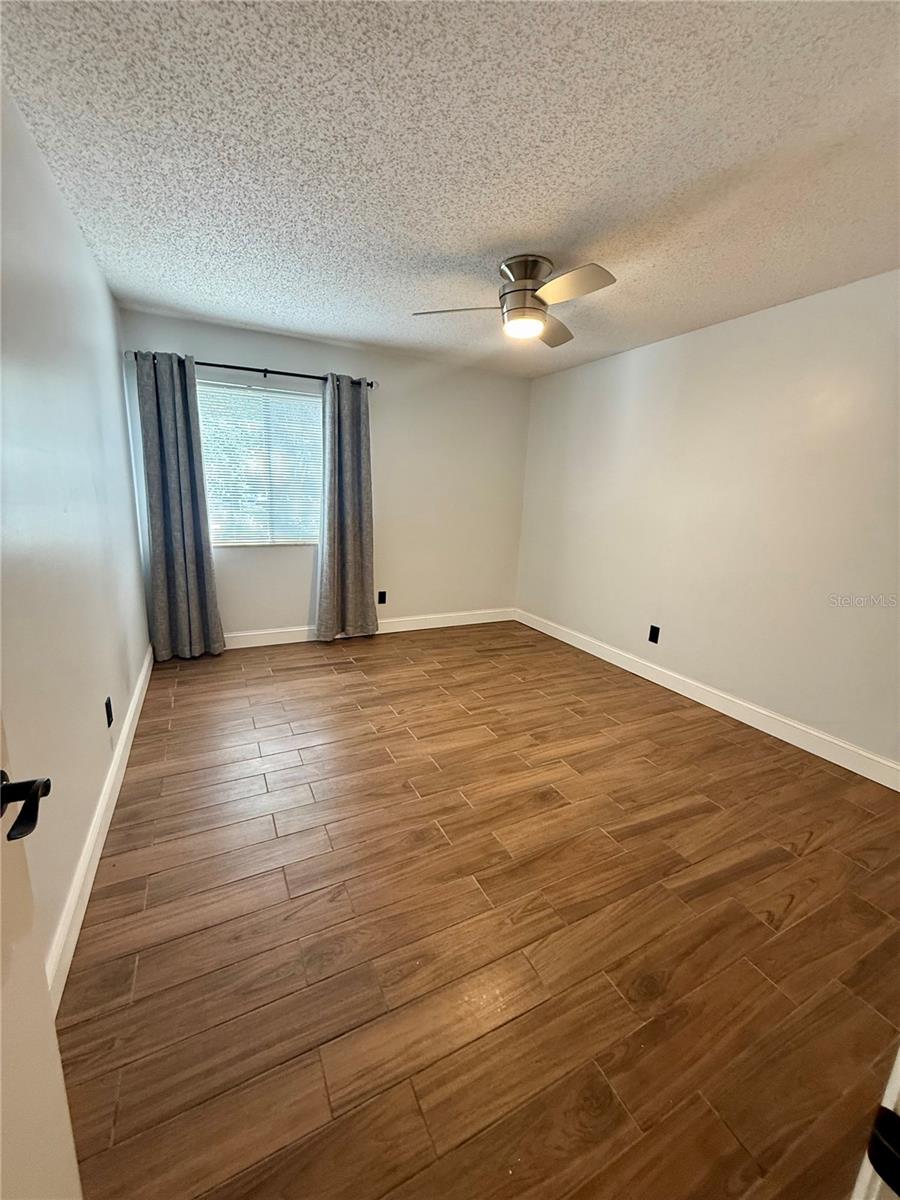 Image 8 of 9 For 2329 Oak Park Way 204