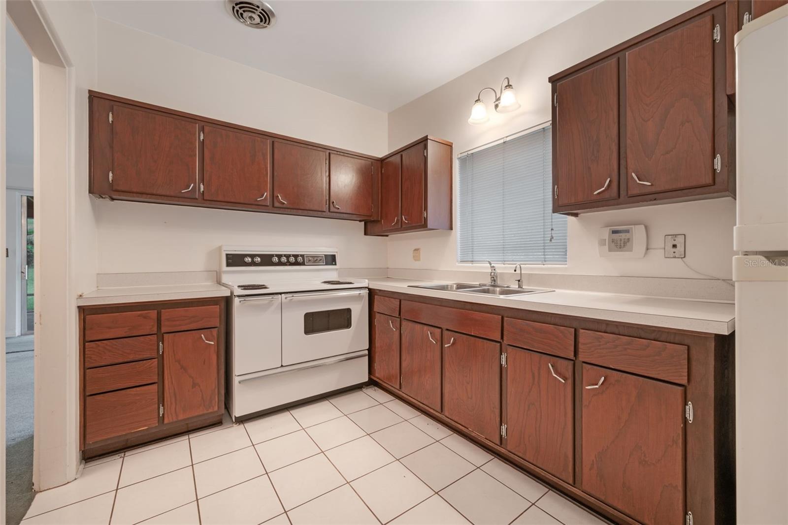 Image 10 of 21 For 209 Wilmer Avenue