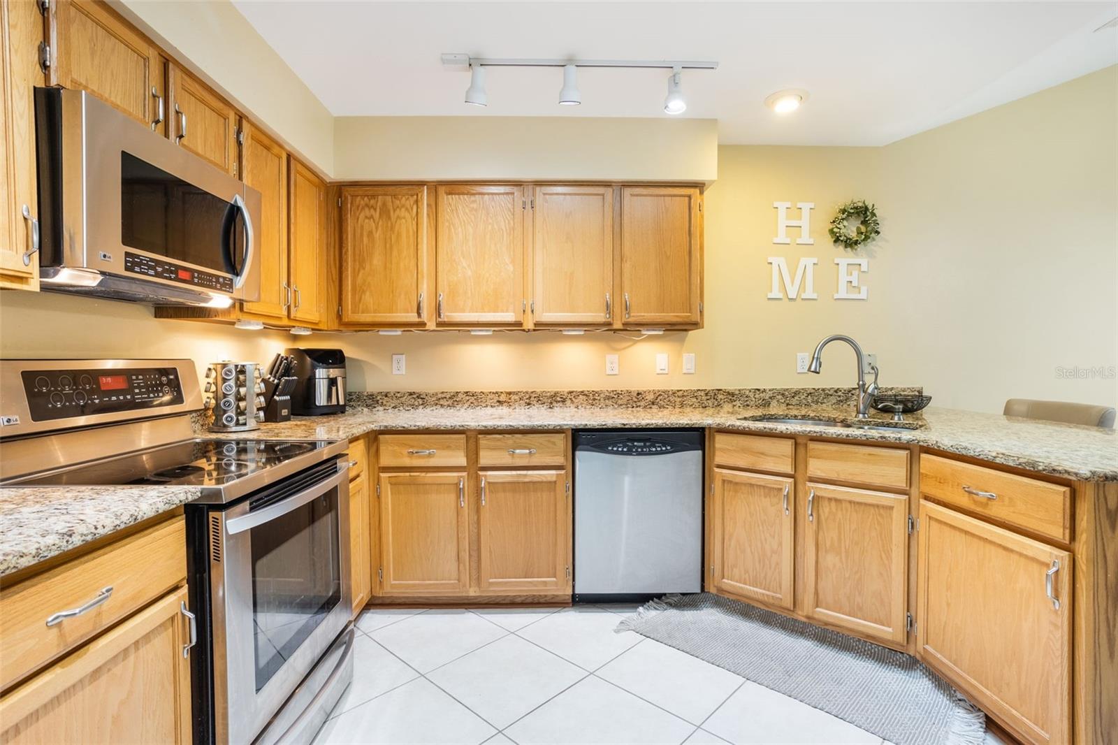 Image 4 of 37 For 8932 Village Green Boulevard 0