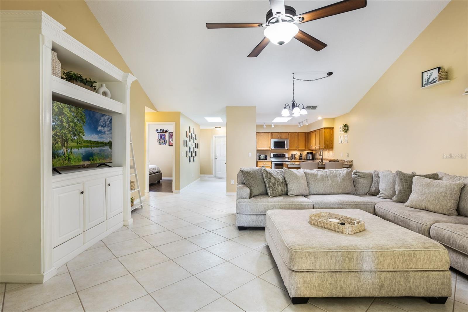 Image 7 of 37 For 8932 Village Green Boulevard 0