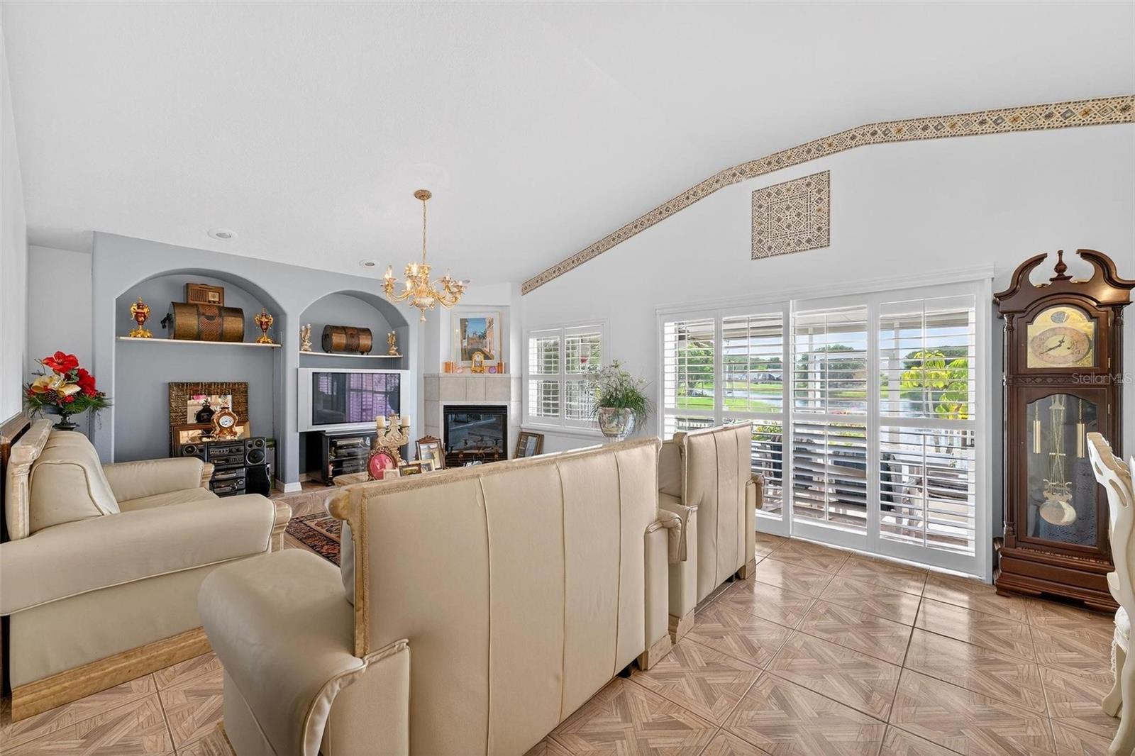 Image 12 of 41 For 2076 Shannon Lakes Blvd