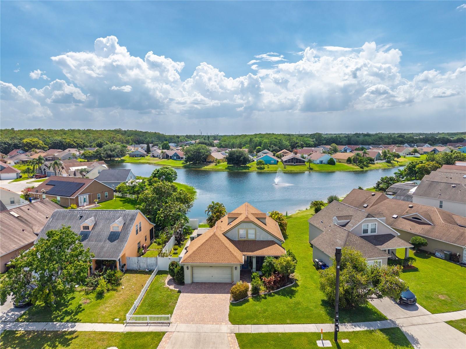 Image 3 of 41 For 2076 Shannon Lakes Blvd