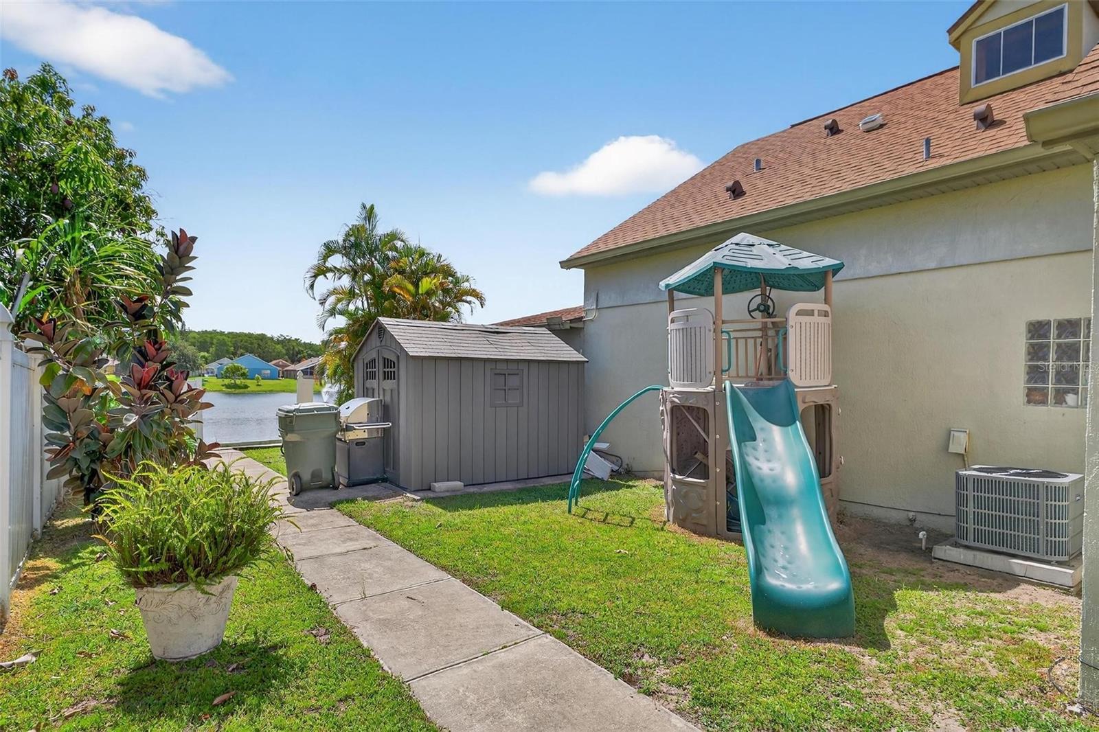 Image 33 of 41 For 2076 Shannon Lakes Blvd