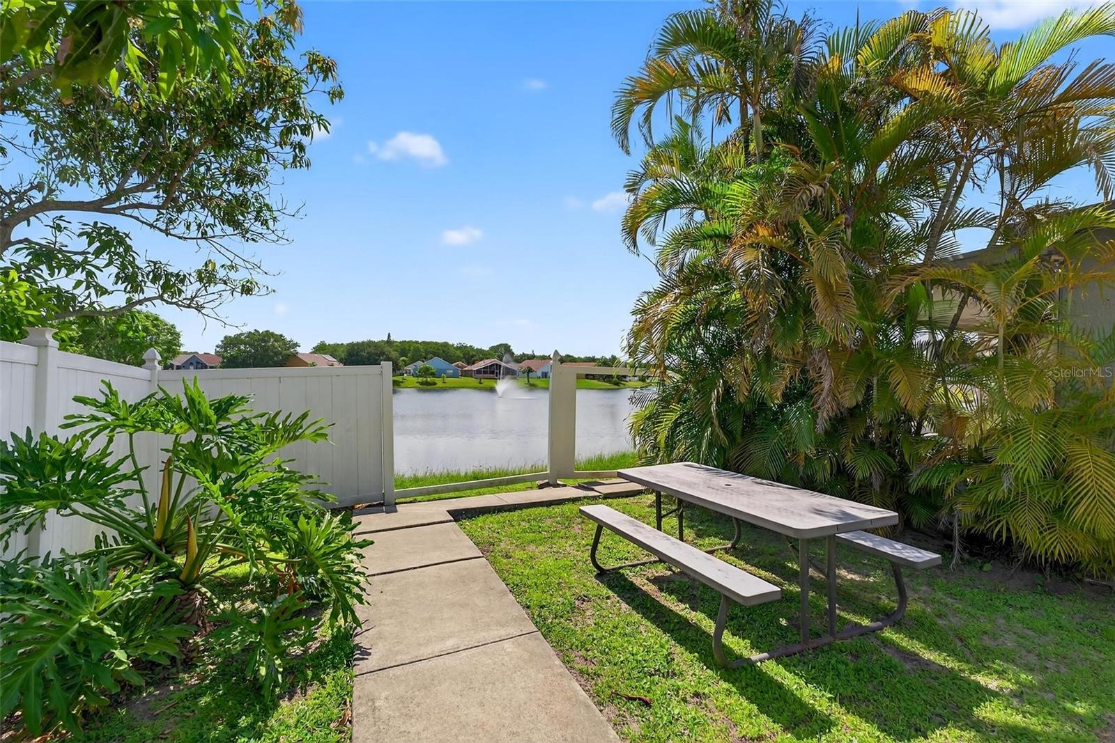 Image 34 of 41 For 2076 Shannon Lakes Blvd