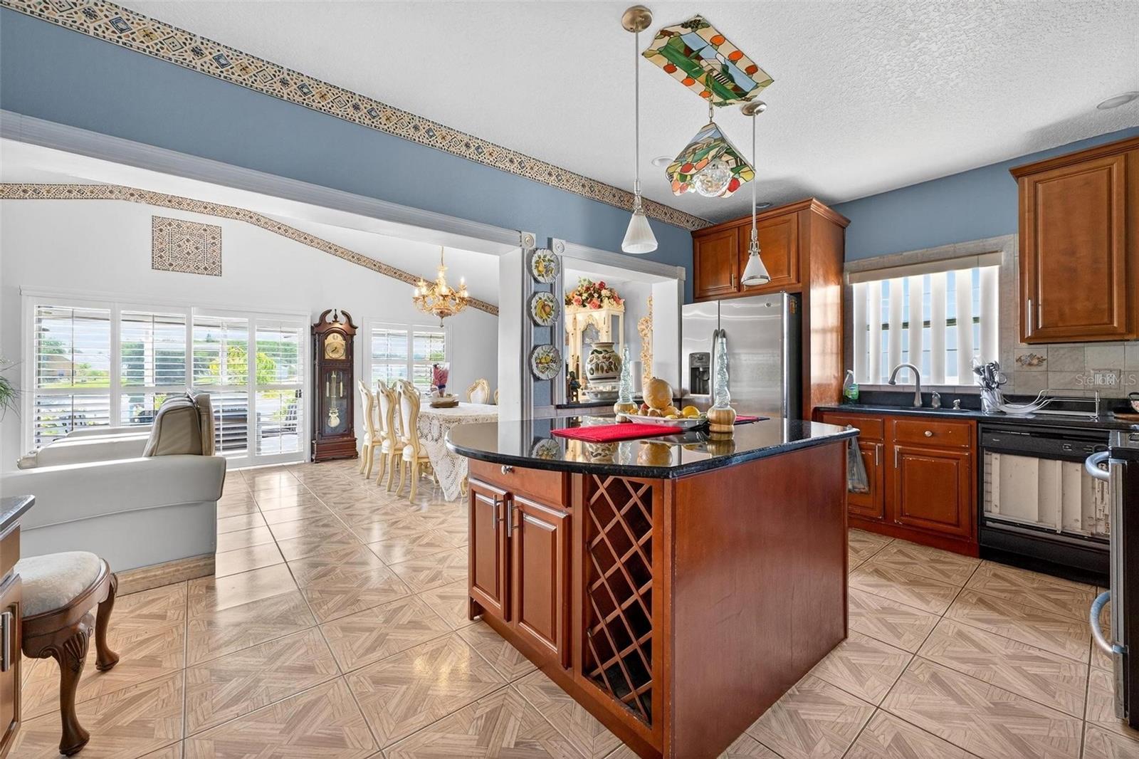 Image 6 of 41 For 2076 Shannon Lakes Blvd