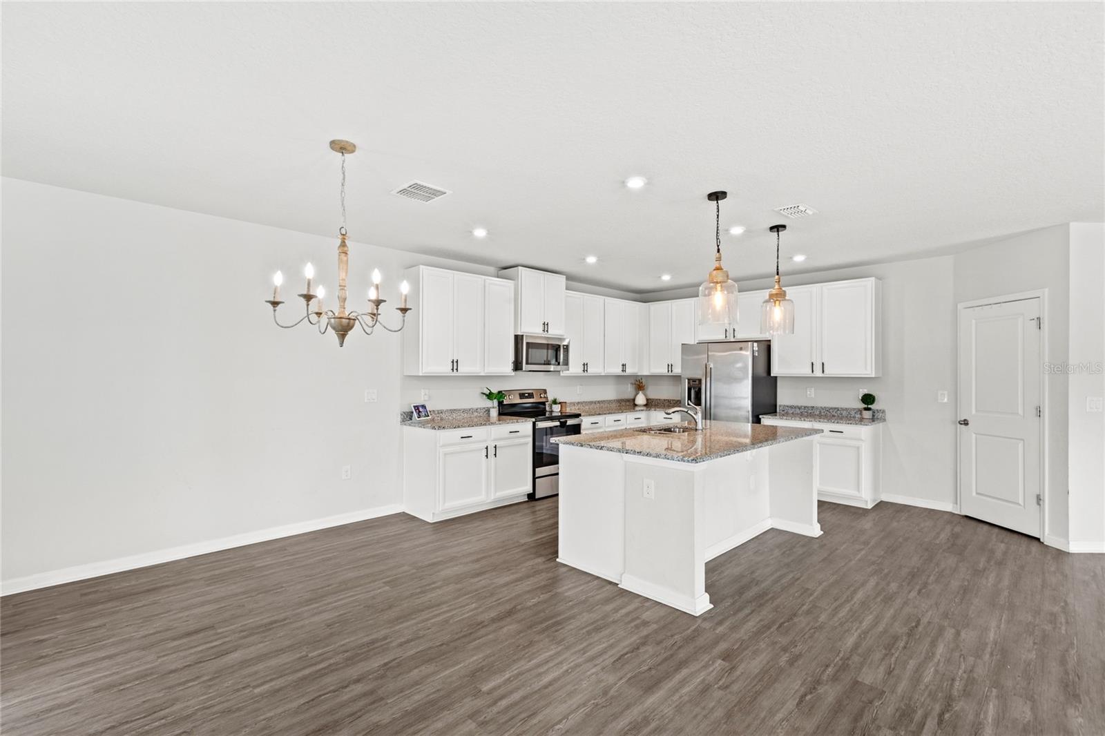 Image 11 of 52 For 4301 Creek Bank Drive