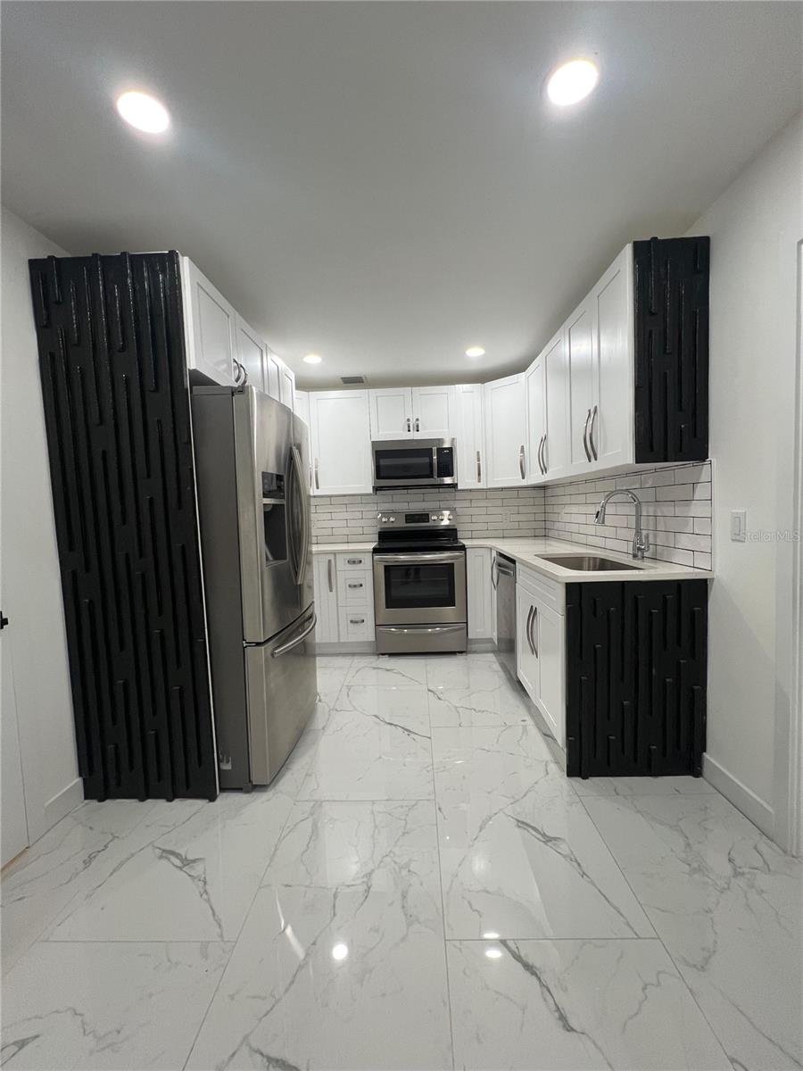 Image 33 of 55 For 1732 6th Street