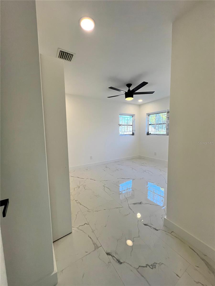 Image 43 of 55 For 1732 6th Street